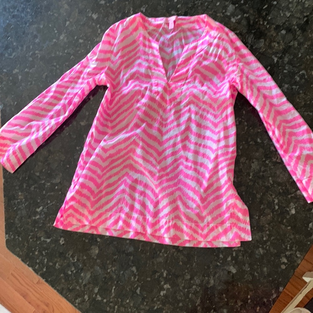 Super cute Lilly Pulitzer lightweight blouse XXS